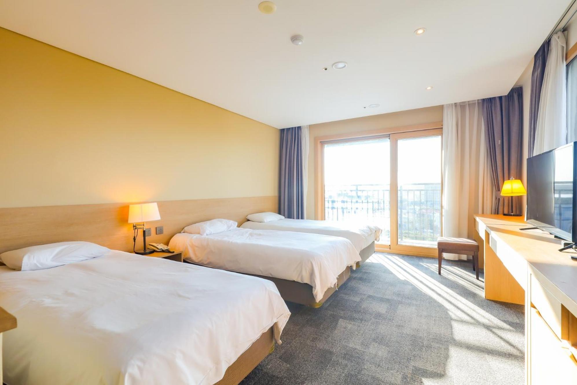 From H The Best Hotel Jeju Seongsan Seogwipo Exterior photo