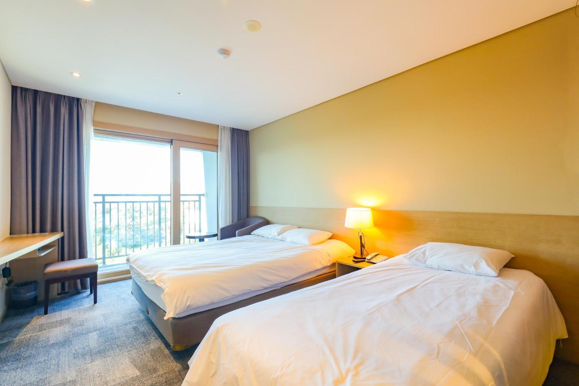 From H The Best Hotel Jeju Seongsan Seogwipo Exterior photo