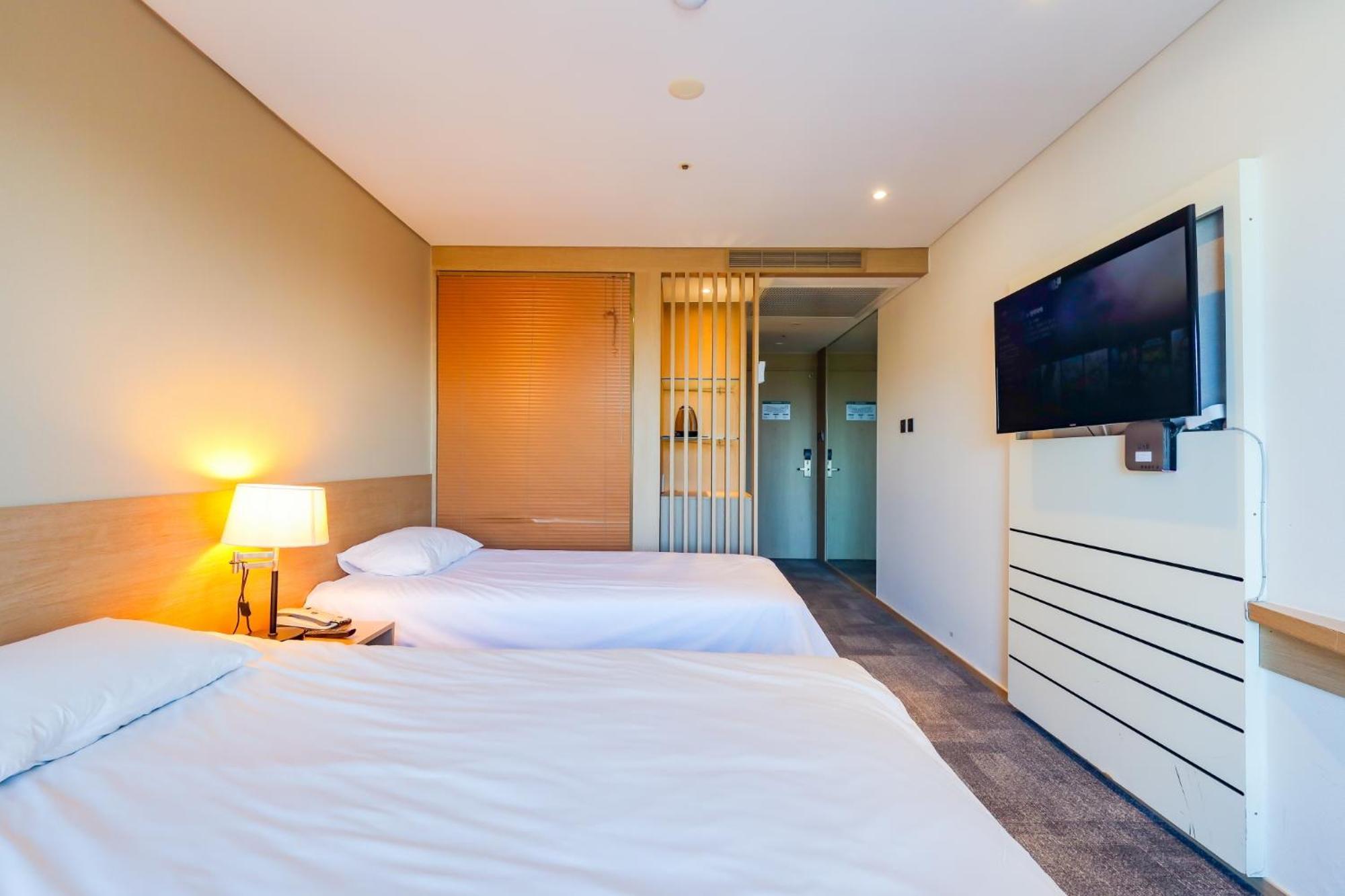 From H The Best Hotel Jeju Seongsan Seogwipo Exterior photo