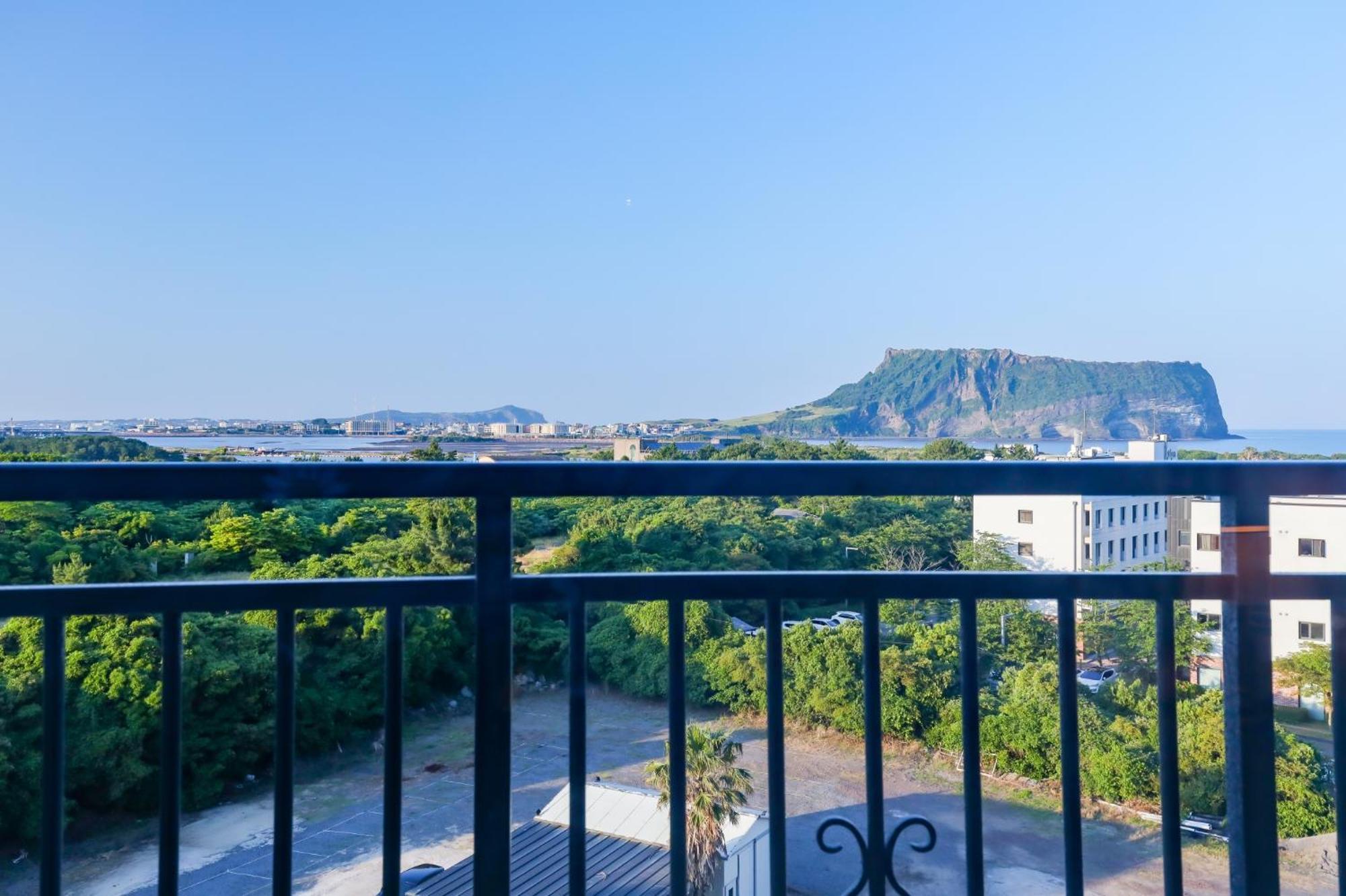 From H The Best Hotel Jeju Seongsan Seogwipo Exterior photo