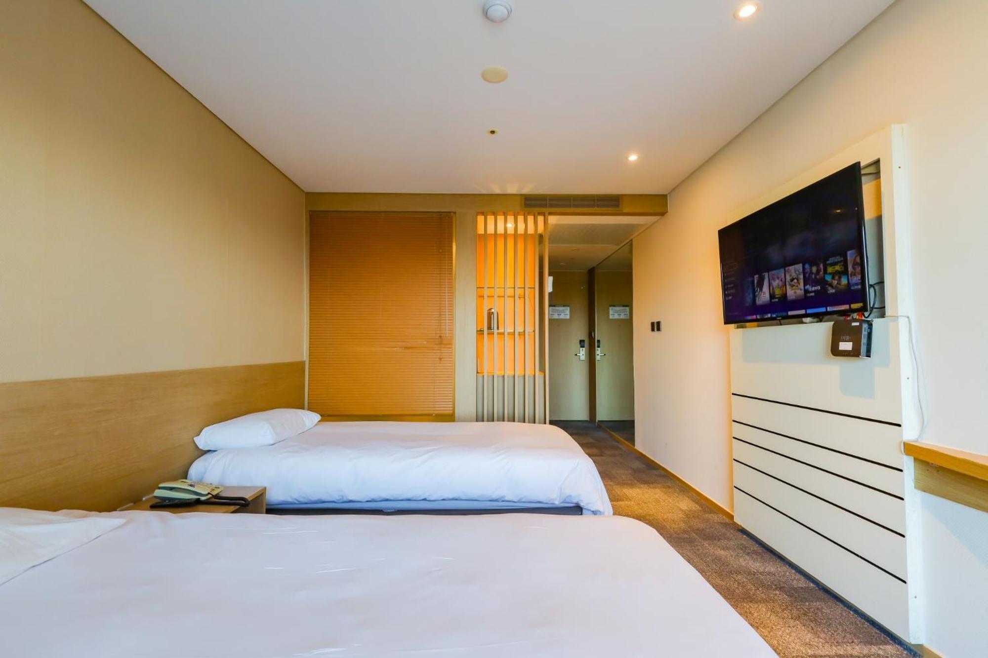 From H The Best Hotel Jeju Seongsan Seogwipo Exterior photo
