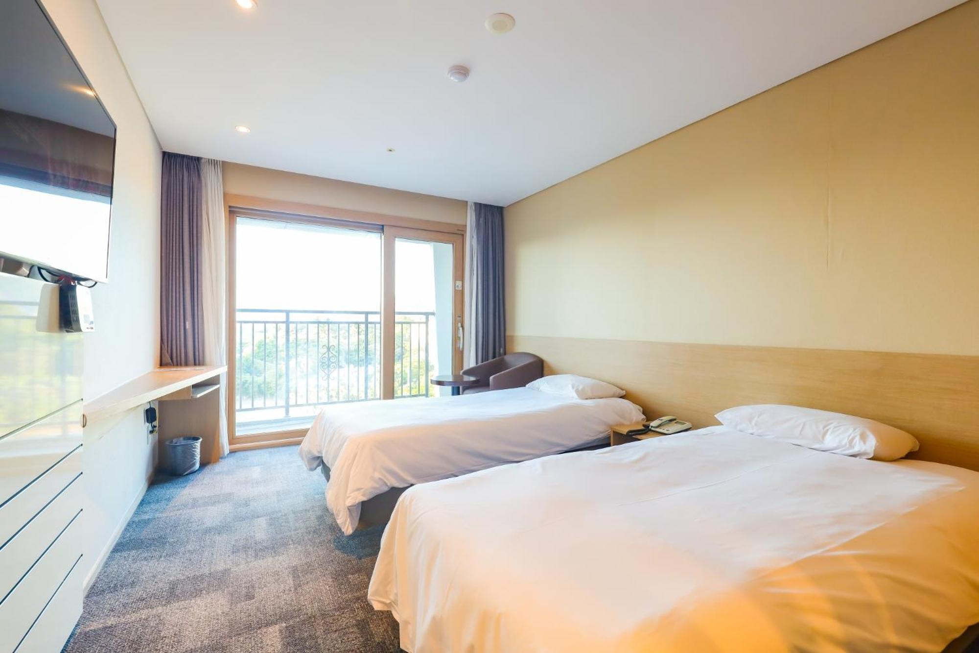 From H The Best Hotel Jeju Seongsan Seogwipo Exterior photo
