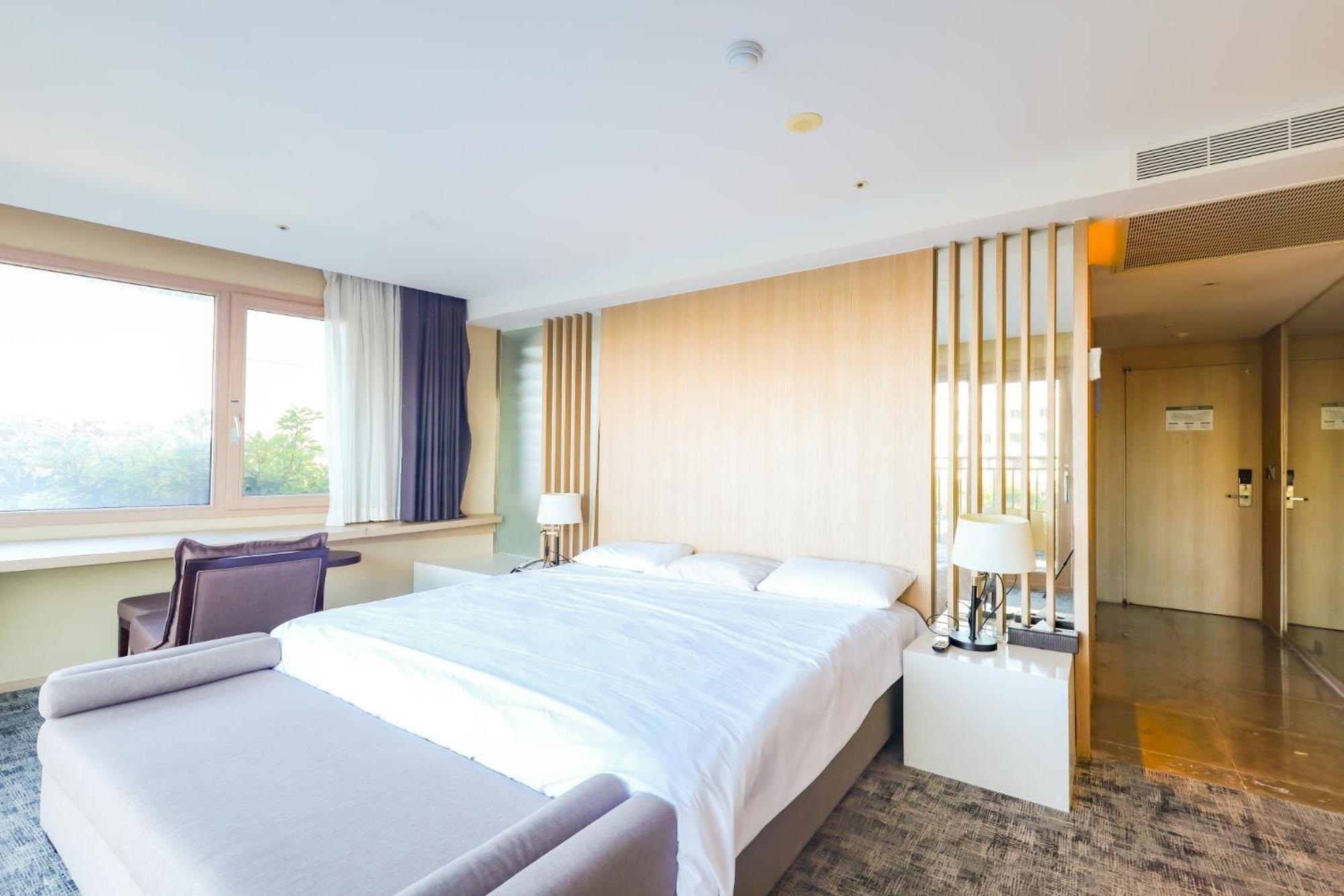From H The Best Hotel Jeju Seongsan Seogwipo Exterior photo