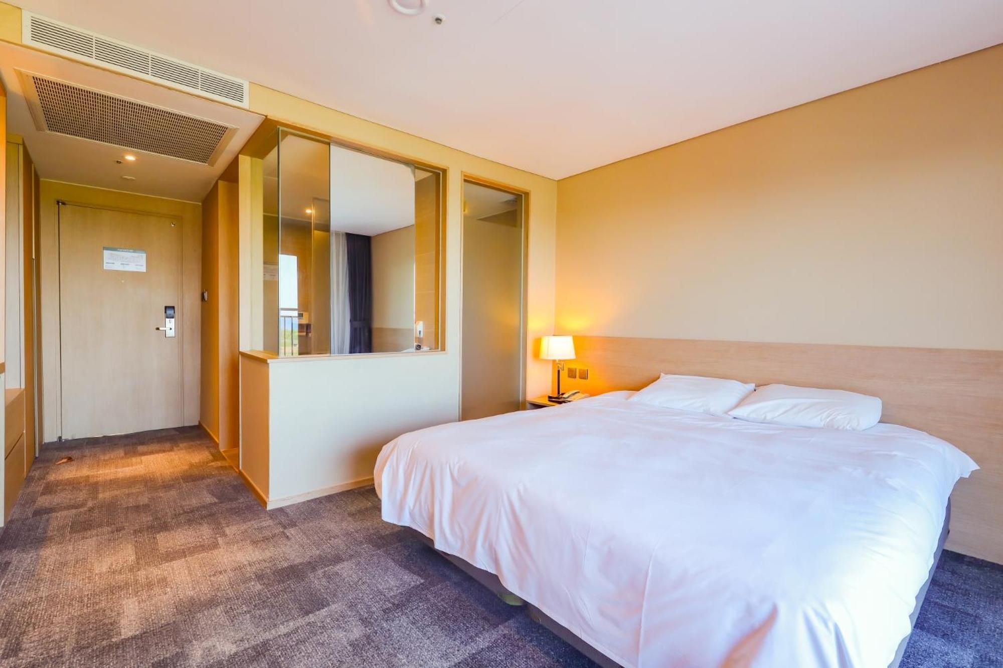 From H The Best Hotel Jeju Seongsan Seogwipo Exterior photo