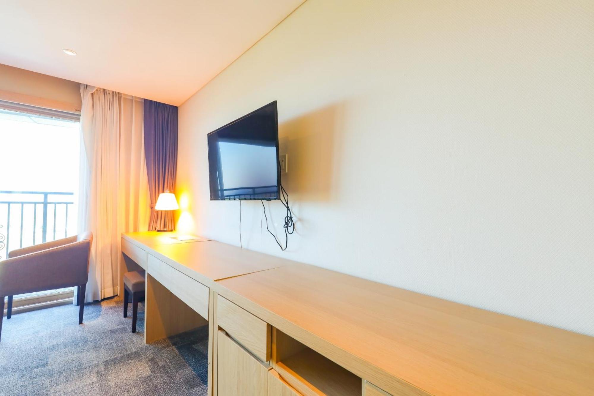 From H The Best Hotel Jeju Seongsan Seogwipo Exterior photo