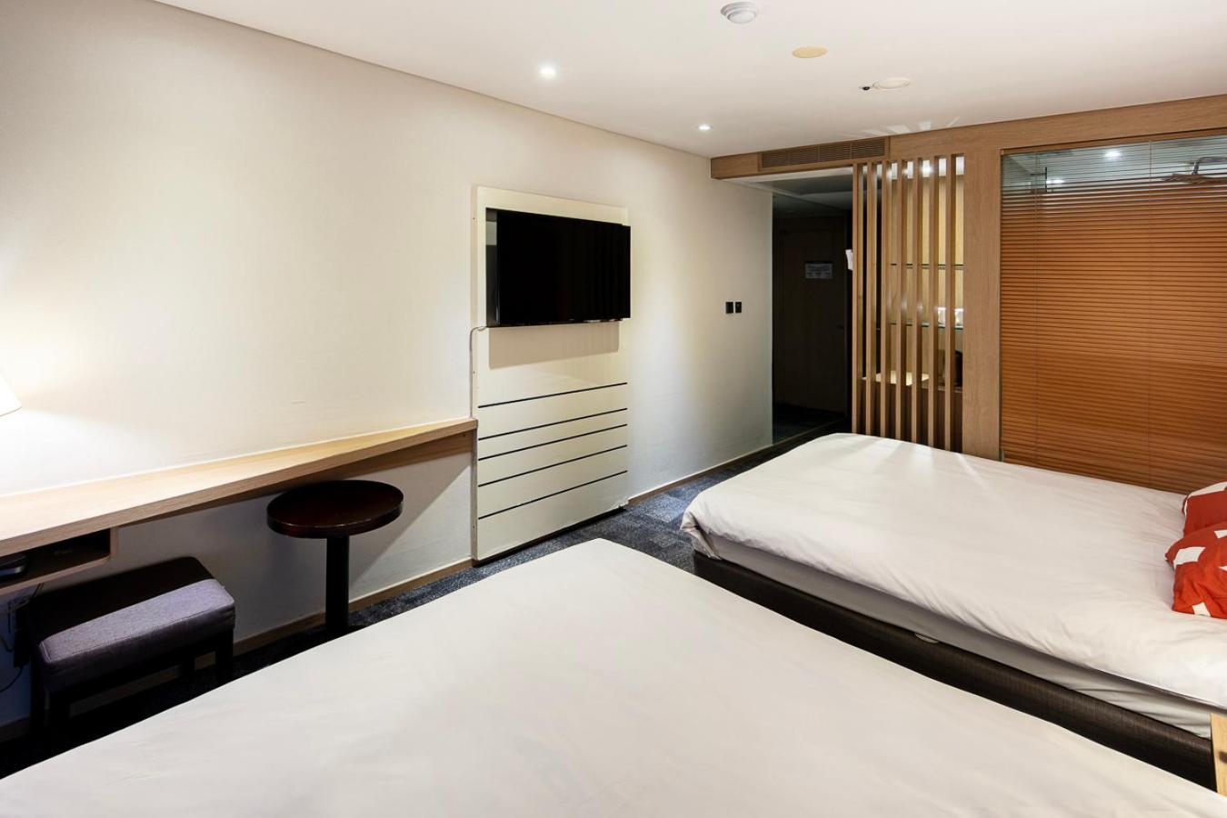 From H The Best Hotel Jeju Seongsan Seogwipo Exterior photo